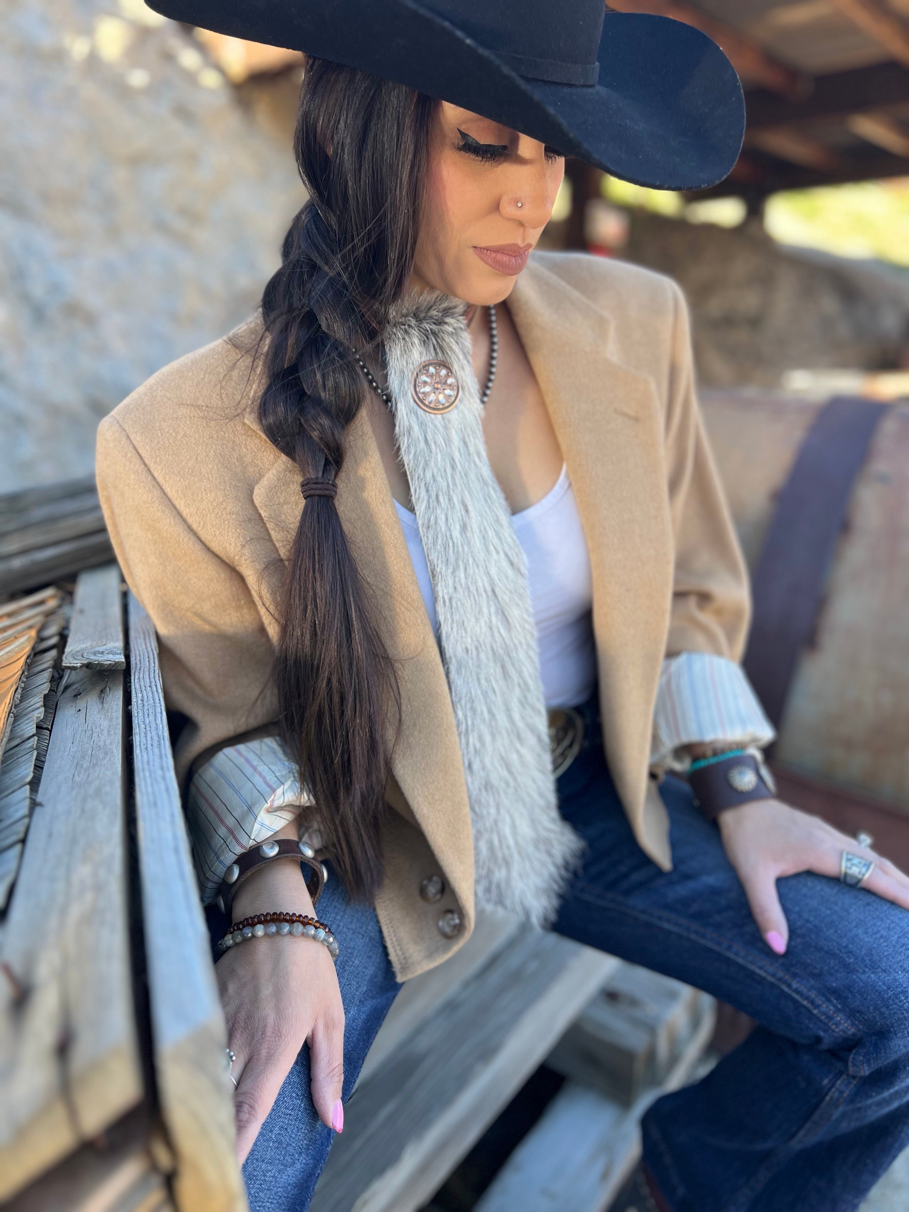 The Wildhide Blade Necklace Tie