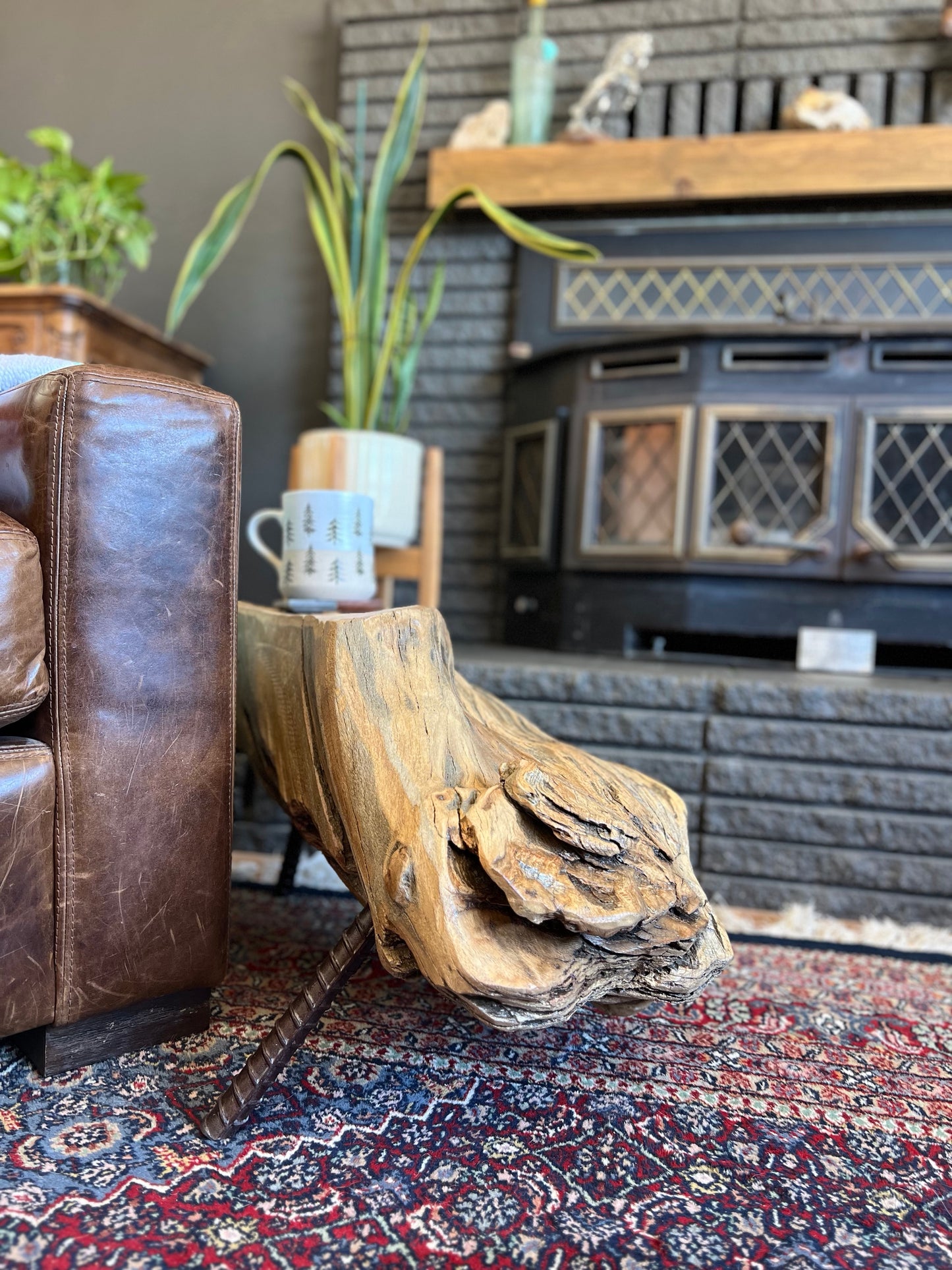 Dirty Mojave Pine Log Arbor Tree Chunk Stump End Table with Metal Legs