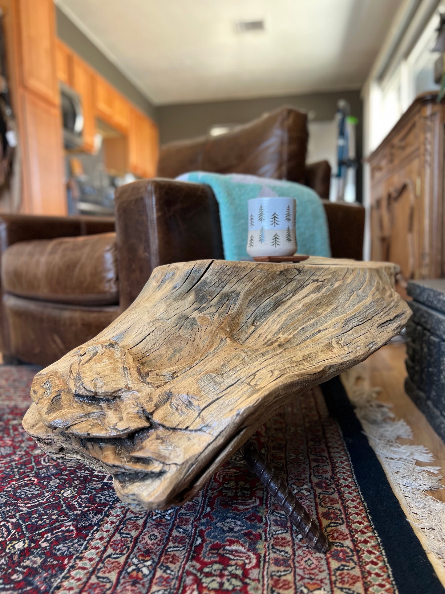 Dirty Mojave Pine Log Arbor Tree Chunk Stump End Table with Metal Legs